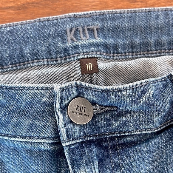 Kut from the Kloth Distressed Cropped Straight Leg with Frayed Hem size 10 - Picture 2 of 8